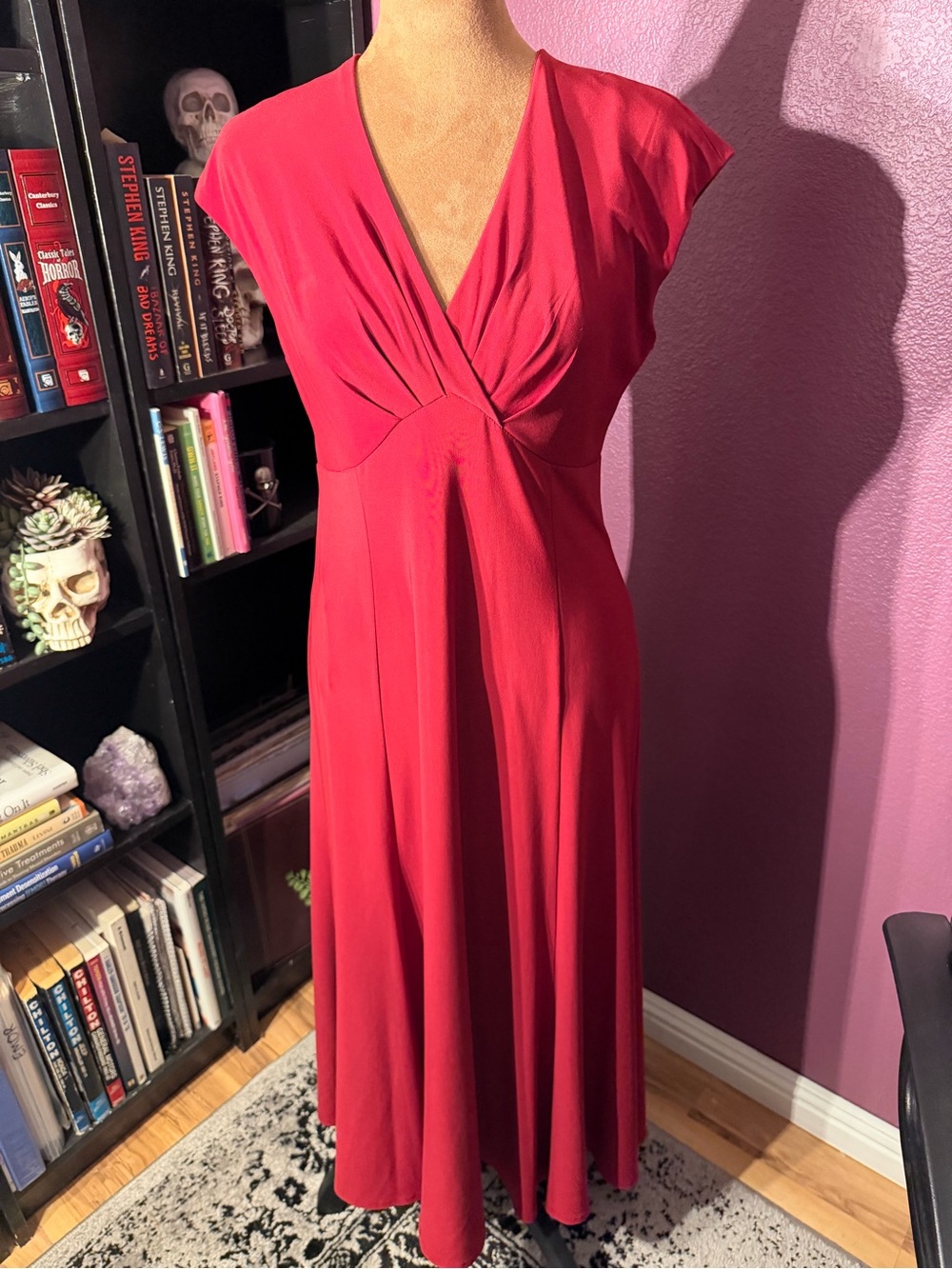 Jones New York Fitted V-Neck Dress in Red